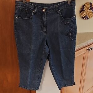 NWOT Basic Editions Cropped Jeans With Embroidery And Bling